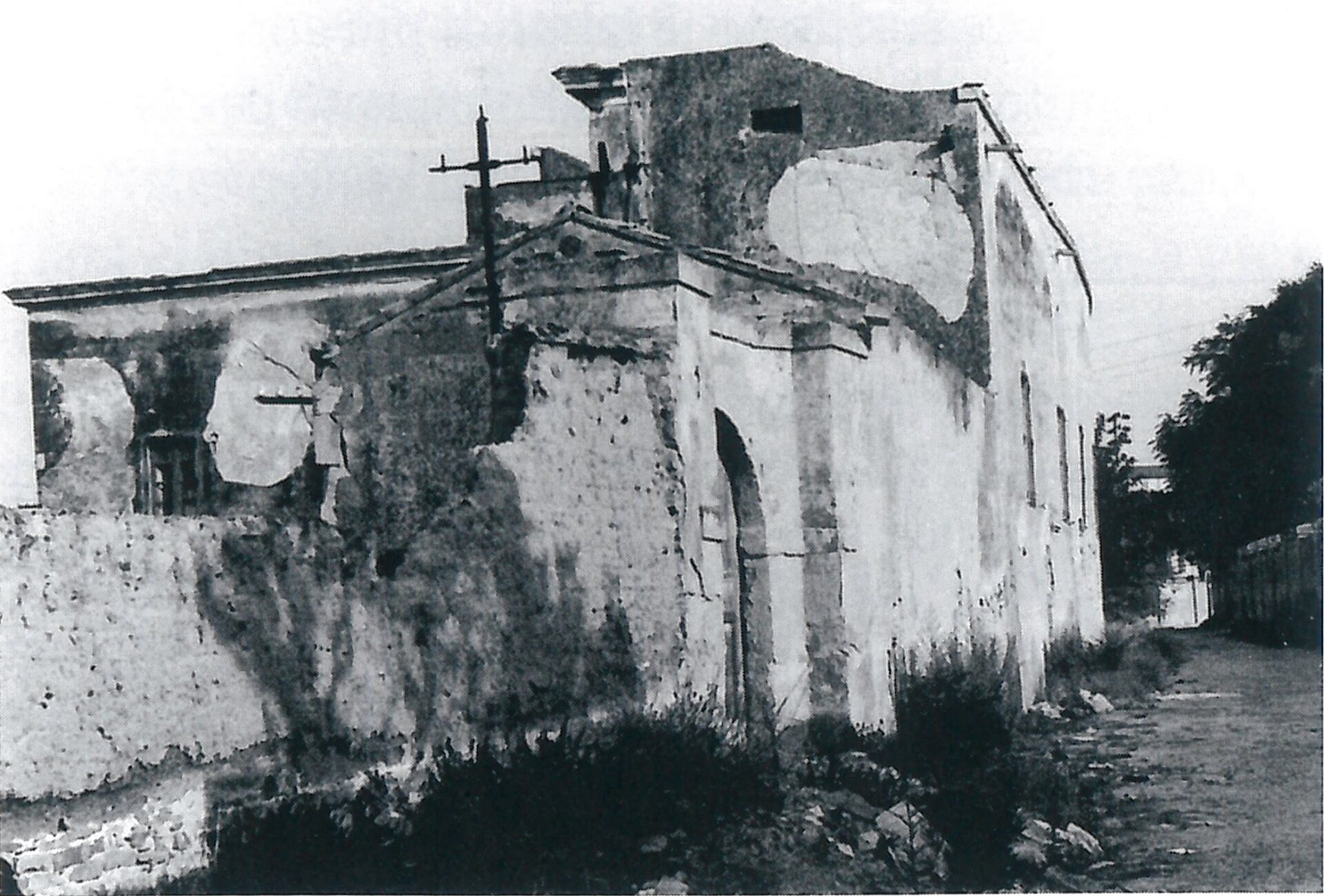 Fig. 2 Cagliari, via Santa Maria Chiara vecchia, cascina Vinalcool (foto G. Spiga)