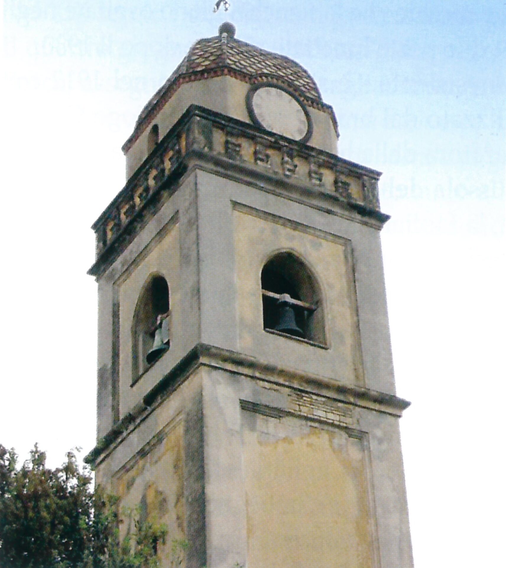 Fig 13, Pirri, parrocchiale di San Pietro Apostolo, particolare del campanile.